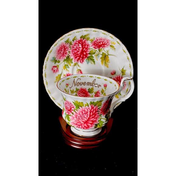 Royal Albert "November" chrysanthemum flower of the month Teacup Cup Saucer Engl - Picture 3 of 15